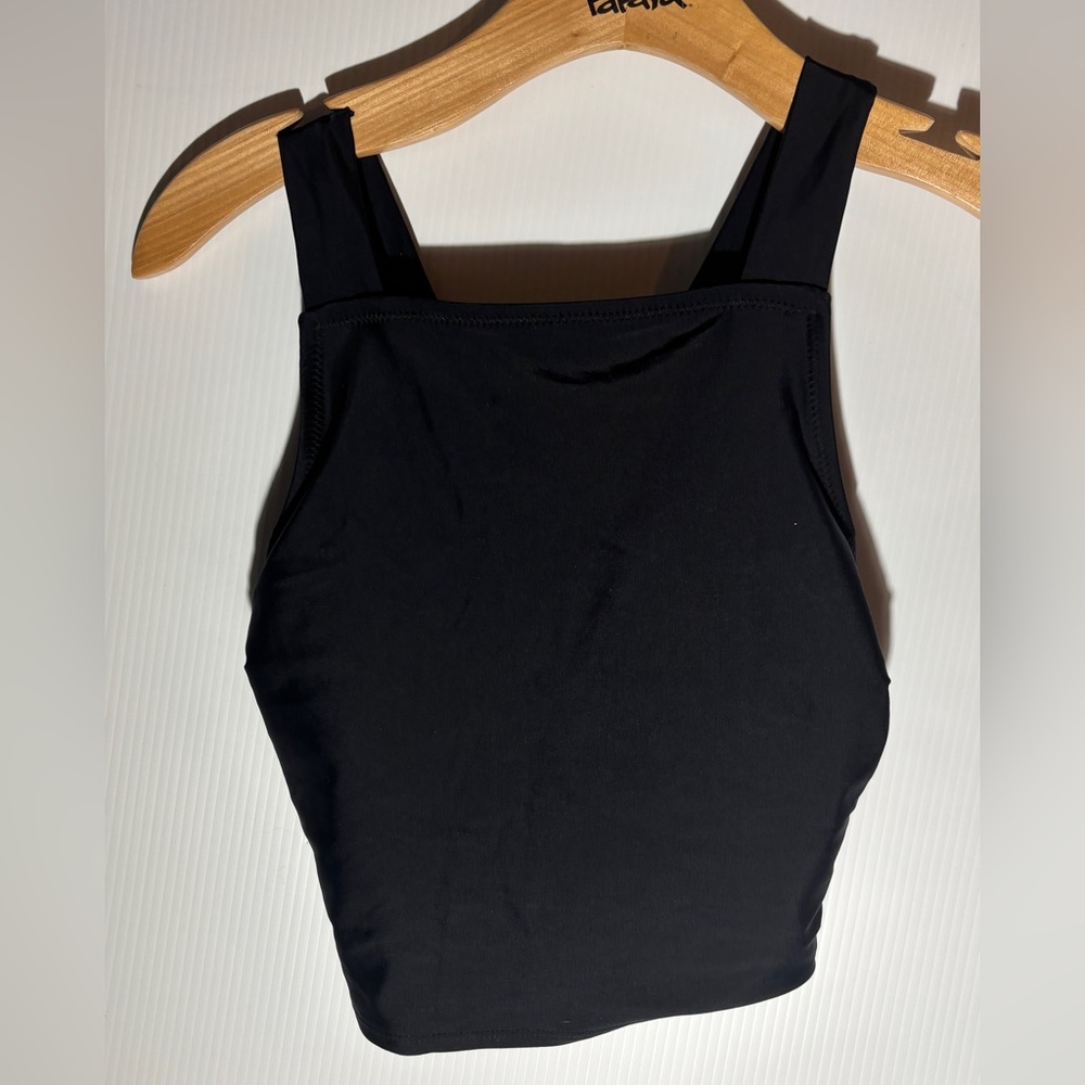 Old Navy Black Cross-Back Sports Bra